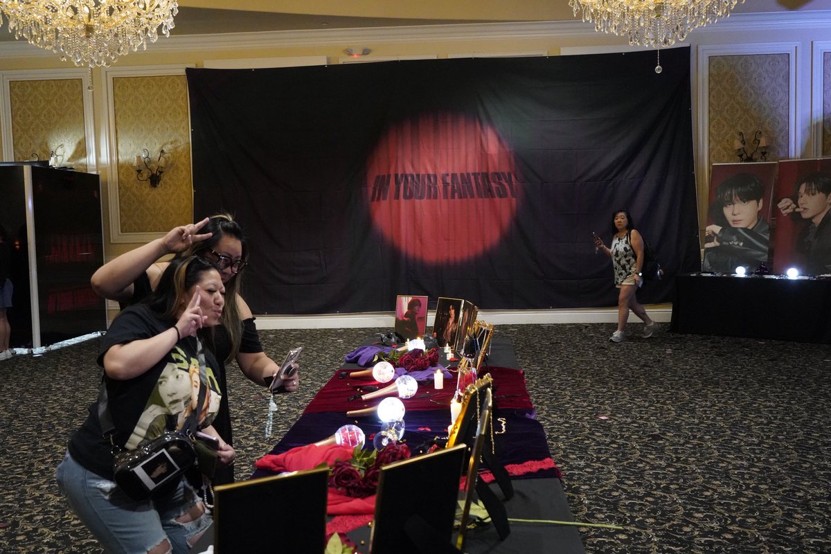 LA DAY 4!!

we’re enjoying our time with our LA ATINY🫶

come on by before the show ☺️

📍GARDEN SUITE HOTEL
681 S Western Ave, Los Angeles, CA 90005

🗓️8/5 (TUE) ~ 8/9 (SAT)

⏰ TODAY 11AM to 7PM
SATURDAY 11AM to 4PM

see you soon 🫶

#ATEEZ #ATINY #InYourFantasy #JumKi