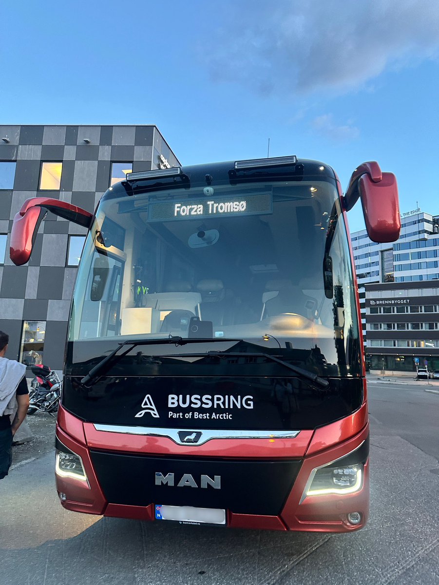ForzaTromso's tweet photo. Buss-gjengen har starta turen mot det gule fergeleiet🚌 https://t.co/gMvonwnsxn
