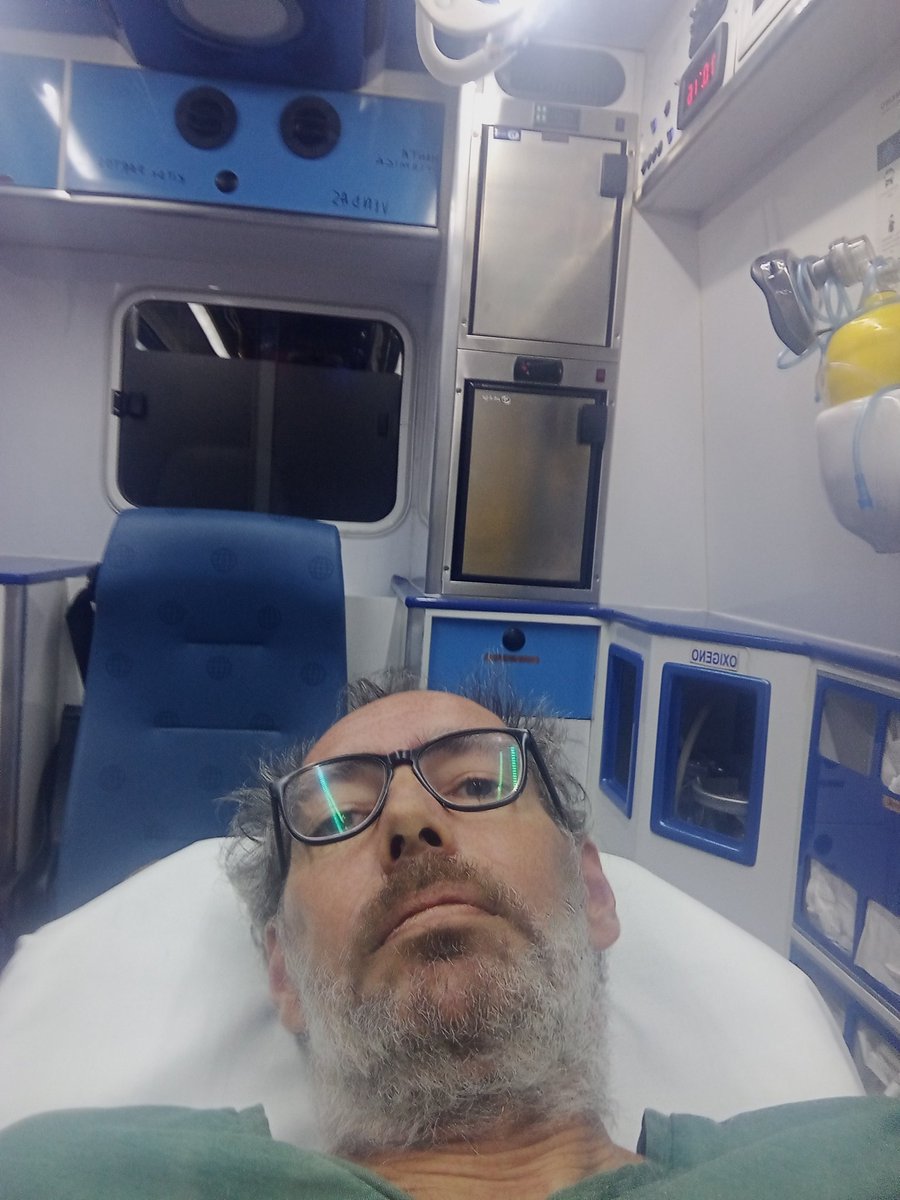 Groetjes vanuit de ambulance richting Ronda
Zij die gaan sterven groeten u!