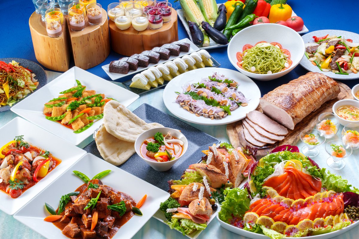 8/9（土）～8/17（日）の9日間限定で、夏の恵みをたっぷり使ったランチブッフェを開催いたします🍴

ホテルシェフ自慢の30種類のお料理や目の前で仕上げる “信玄豚のローストポーク” は必見！

お得な温泉・サウナ付きプランも🧖‍♂️

#バイキング　#食べ放題　

詳しくは⬇️
mtfuji-hotel.com/new/season/cop…