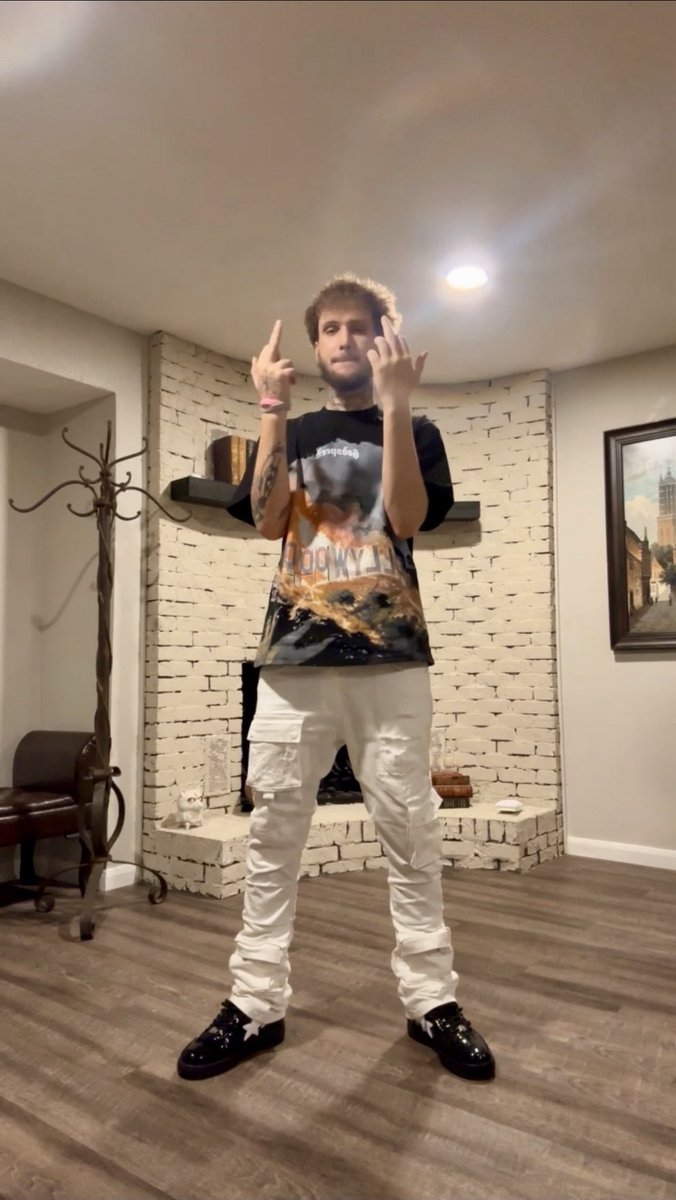 2LIVE🚀 tweet media