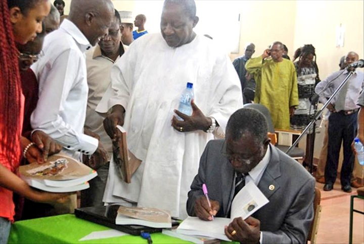 #UneDateUneHistoire

08 août

2024: Hugues Fabrice ZANGO <a href="/HuguesZango_TS/">ZANGO Hugues Fabrice</a> médaillés de bronze au jeu olympiques de Tokyo accueilli à Ouagadougou

2015: dédicace de Charles Zongo intitulé «Histoire du sport au Burkina Faso: les pratiques sportives de la Haute-Volta au Burkina Faso»