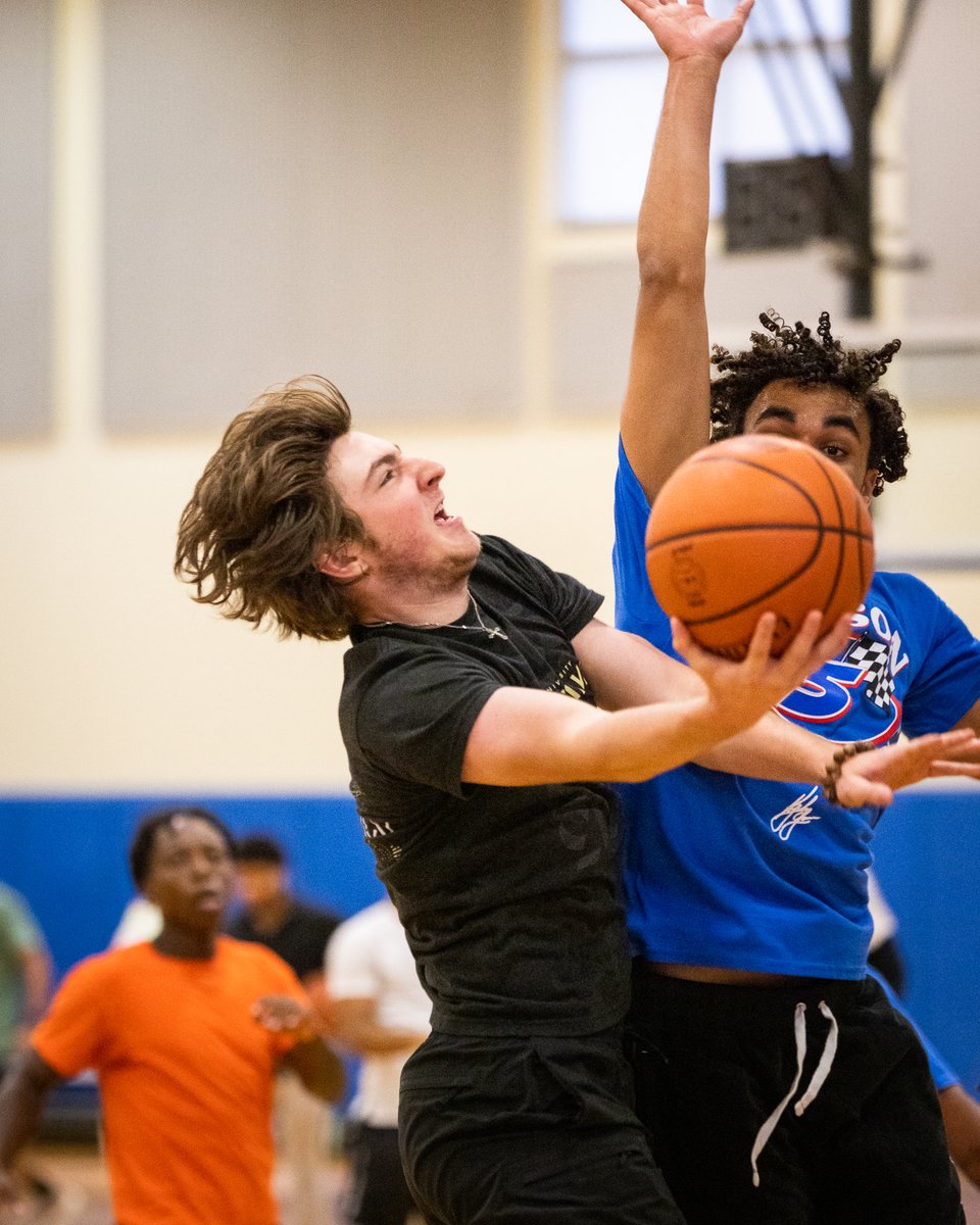The 3rd Annual 3X3 Basketball Tournament Fundraiser is returning on August 16 and open to all Full Sail staff and students!

Sign up to play, referee, or volunteer: one.fullsail.edu/connect/groups…

August 16 | 9am ET | Winter Park Recreation Center