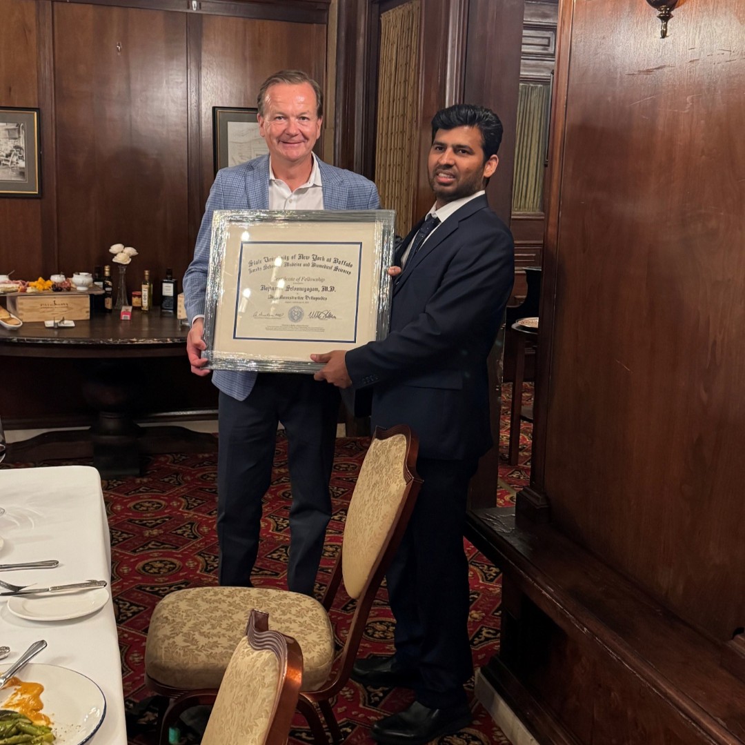 UBMDOrtho's tweet image. 🎓👏 Congrats to our 2025 Adult Reconstructive Surgery Fellowship grads! Trained by top experts like program director Dr. Matthew J. Phillips, they’re ready to lead in joint care & reconstruction.
We’re proud to help train the orthopaedic surgeons of tomorrow! #FellowshipProgram