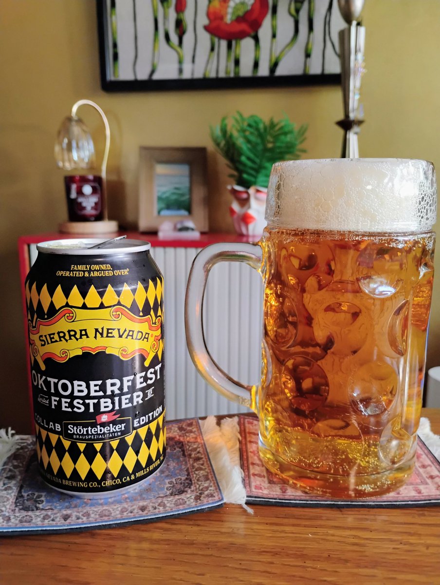 BeerSnobSean's tweet image. What&apos;s this, 2 weekends in a row with wifey out of town? Hmm, gonna have to spend it well so I&apos;ll start with @SierraNevada #Oktoberfest #Festbier. Canned July 22, 2025, 6% abv. #properglassware #fridaybeers #bier #beer @ephoustonbill @Just4BeerLovers @qblacklock @PaulKasten6