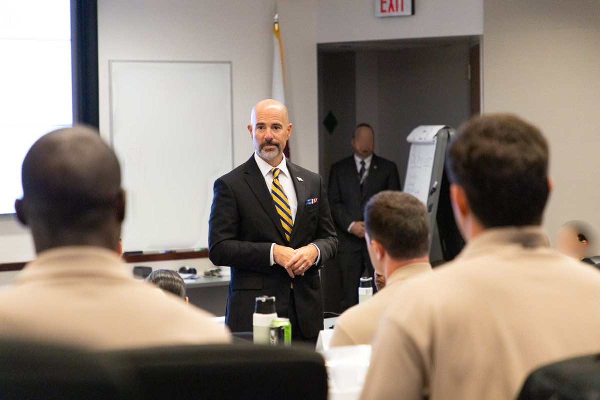 Today, DEA Administrator Terry Cole engaged with our Basic Agent Trainee classes at the #DEA Training Academy, reinforcing our commitment to developing future agents!  #DEATraining #FutureLeaders