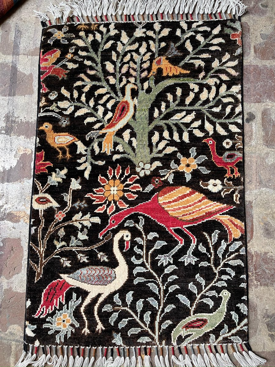 ServisCheetah's tweet image. 175$ shipped.

Sale will be ongoing till All the rugs are posted at discounted price. 
Hand knotted shikargah Rug.
Size: 3x2 feet.
Wool on cotton.