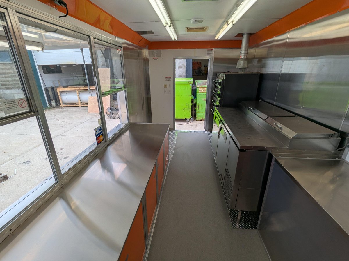 FoodTrucksInt's tweet photo. This one had been sitting for a couple years in storage and is 13 years old but you would never know it now. Yes, we fix and repair older units! Have a food truck or trailer starting to show its age? Bring it by, and we'll come up with a plan together #foodtruck #foodtruckbuilder https://t.co/Yzrh5epGd8