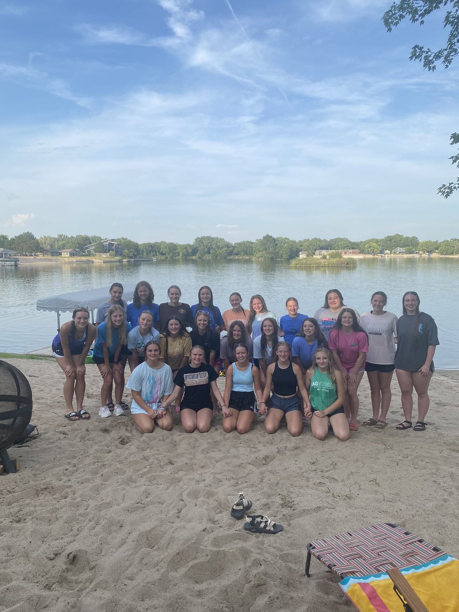 itsKG_'s tweet photo. What an awesome day at the lake! I’m so proud of this team already. Let season begin! 8/11/25 🩶🏐🖤 https://t.co/SxRo2jzL7x