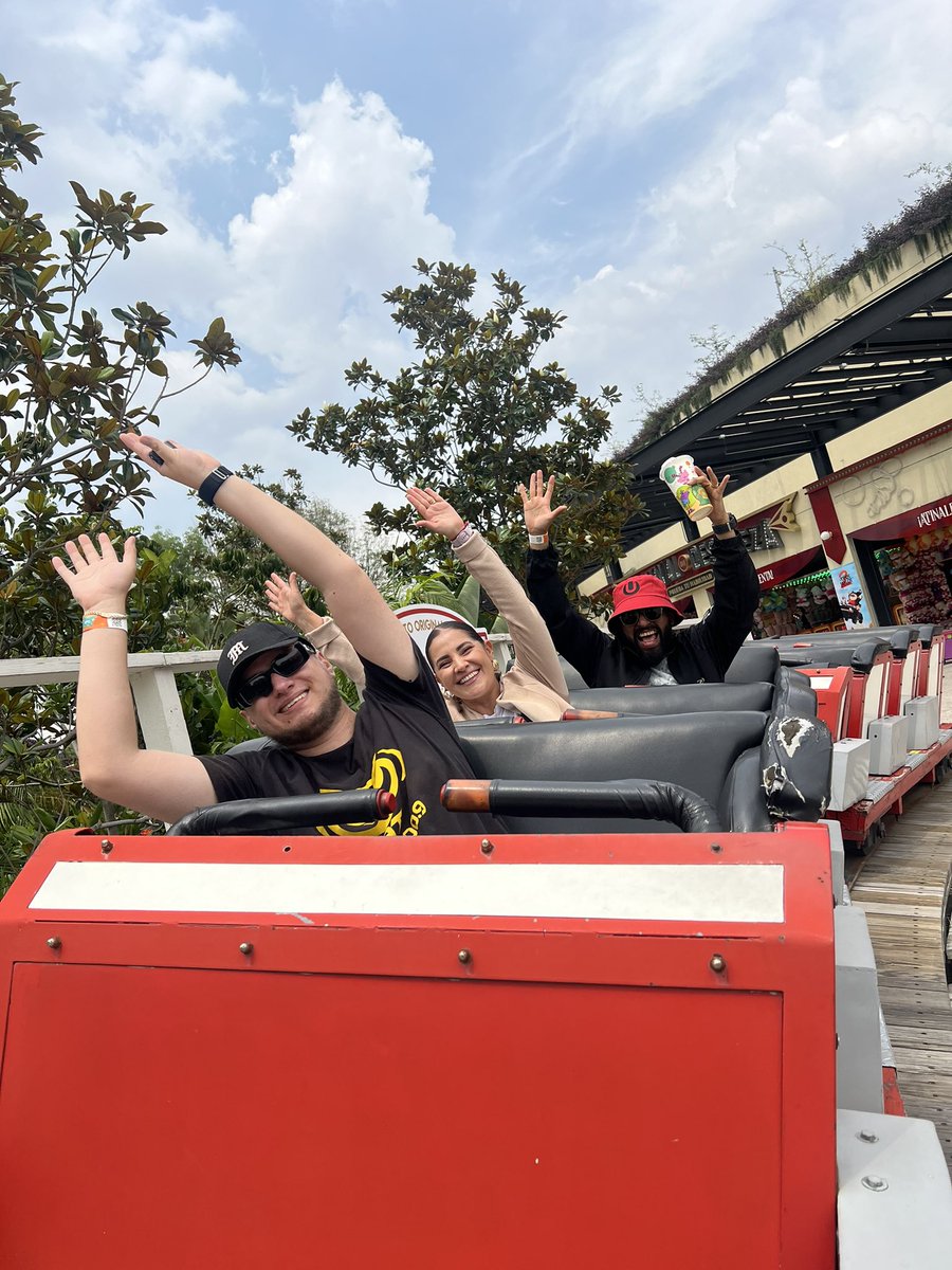 Fuera de cabina en @Aztlanparque con RANDOM (<a href="/AndreDyrdeck/">Andre Dyrdeck</a> + <a href="/DenseConSalcedo/">Negro Salcedo</a>) 🔥 

beatdigital.mx | 100.9 FM

#vacaciones #mexico #cdmx