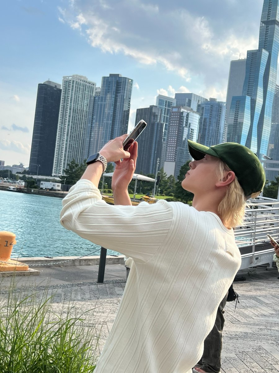 daily sungho tweet media
