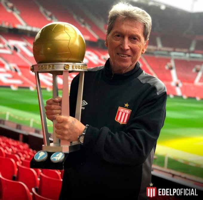 Datazo Pincha (@datazopincha) on Twitter photo Se cumplen hoy 6 años del paso a la inmortalidad de Oscar "Cacho" Malbernat, el Gran Capitán del #EDLP Campeón del Mundo.
Gloria eterna, Cacho querido! Se cumplen hoy 6 años del paso a la inmortalidad de Oscar "Cacho" Malbernat, el Gran Capitán del #EDLP Campeón del Mundo.
Gloria eterna, Cacho querido!