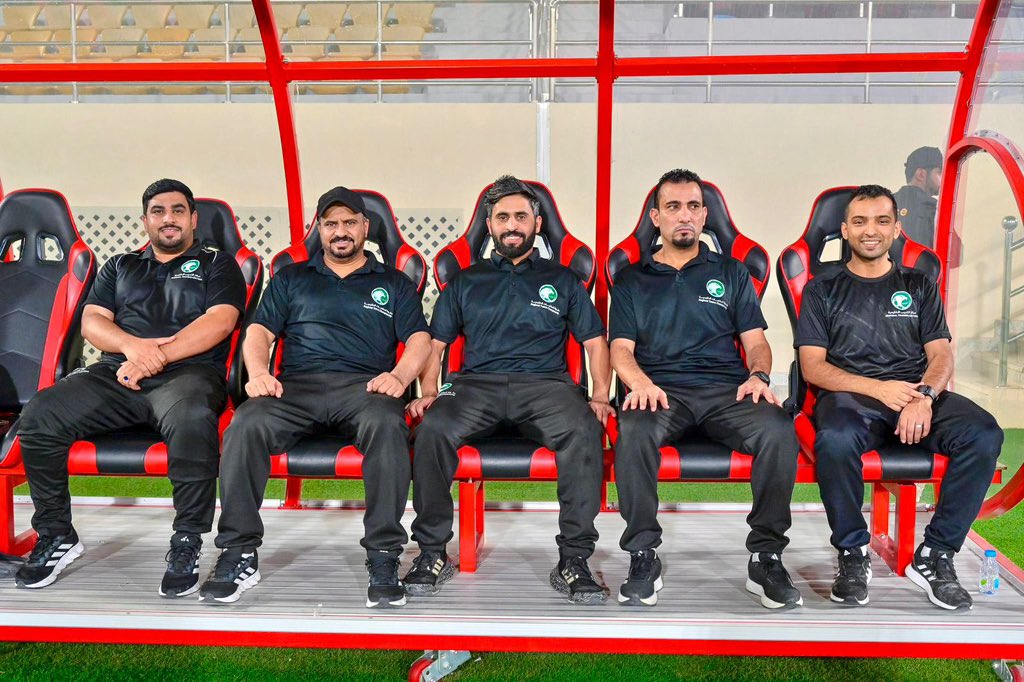 المركز الاقليمي بالحدود الشمالية التابع ل <a href="/saudiFF/">الاتحاد السعودي لكرة القدم</a> يتأهل للتصفيات النهائية في المنطقة الشرقية 
بعد حصوله على المركز الاول بالتصفيات المؤهلة لمناطق الجوف وحائل وتبوك والشمالية ..

ما سرّني فعلاً ..
الطاقات الشبابية المشرفة من المدربين والاداريين أبناء مدينة #عرعر 

بقيادة المدرب