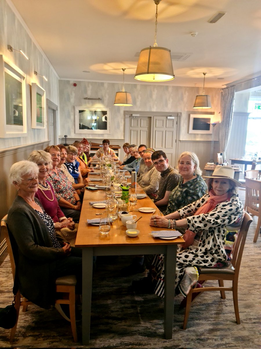 Bee very happy! 🐝🐝
And that was exactly #Siúlóid@CCRC last Wednesday visiting <a href="/Dunmorehouse/">Dunmore House Hotel</a>
A wonderful morning, with walkers leaving relaxed but motivated! 🌿💚👣

#GetCorkWalking #community #lovewhereyoulive #environment #healthylifestyle #NatureLovers #localproduce #bekind