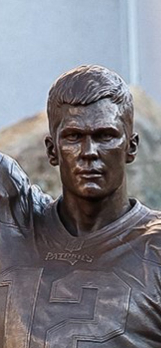 BenVolin's tweet image. Pretty solid representation of Brady, especially compared to other statues