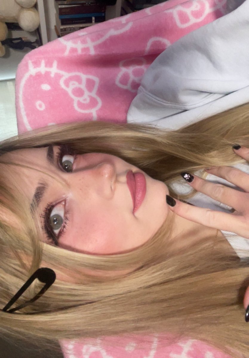 caroline tweet media