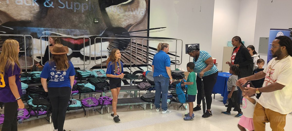 Huge thanks to the <a href="/chrishixon14/">Chris Hixon Foundation</a> Foundation for sponsoring our Back Pack giveaway during meet and greet. Cougar Nation appreciates your selfless contribution to our community. 🐾