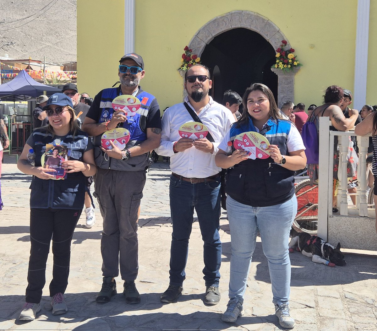 Seremi Osvaldo Ardiles junto al Gabinete Regional encabezado por la delegada <a href="/DPPTamarugal/">Delegación Presidencial Provincial del Tamarugal</a> Camila Castillo llegó hasta #Tarapacá para difundir recomendaciones con el @seremisaludtarapaca David Valle y @seremimmegtarapaca Noemí Salinas para los fieles y visitantes de San Lorenzo