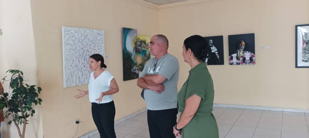 Inauguración en Pinar del Rio de la expo itinerante del Consejo Nacional de Artes Plásticas "La calle donde todos vivimos" resultado del intercambio entre Cuba y USA en la 15 Bienal de la Haba. 
#cubaescultura