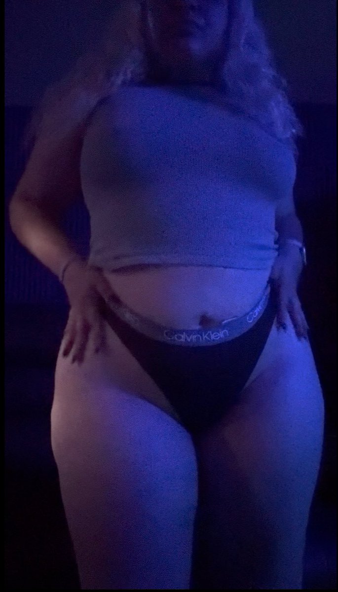 Winter_wilde_'s tweet photo. Blue light fun 🦋 #ass #thong https://t.co/pEA10077Gw