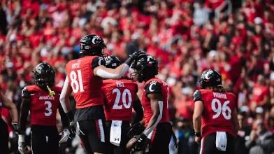 After a great conversation with <a href="/TheGuruStew/">CoachStewart</a> I am very grateful to have received an offer from <a href="/GoBearcatsFB/">Cincinnati Football</a> #AGTG 

<a href="/SWiltfong_/">Steve Wiltfong</a> <a href="/AllenTrieu/">Allen Trieu</a> <a href="/KyleNeddenriep/">Kyle Neddenriep</a> <a href="/Bryan_Ault/">Bryan Ault - Midwest Scout</a> <a href="/IndianaPreps/">Indiana Preps</a> <a href="/Coach_West90/">Jayson West</a> <a href="/FCFlashesFB/">FC Flashes Football</a> <a href="/FCFlashes/">Franklin Central Athletics</a>