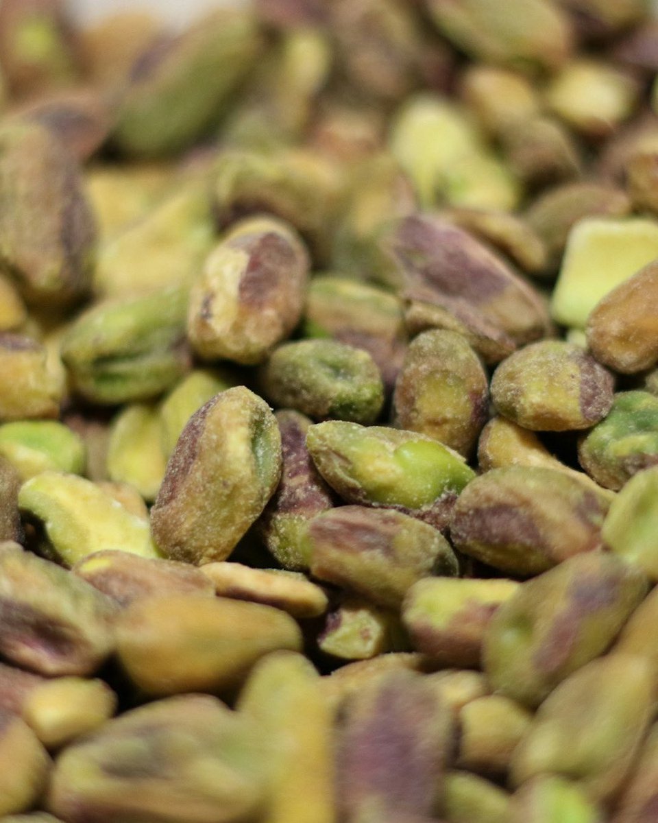 Tableta Dubai
Levante la mano 🤚 quién la probó?

Nuestra versión es irresistible 😮‍💨
La célebre tableta estilo Dubai.
Lean sus ingredientes 🤤👇🏻
chocolate oscuro, kataifi, pasta de pistacho y un toque de tahini, te harán viajar con la imaginación.