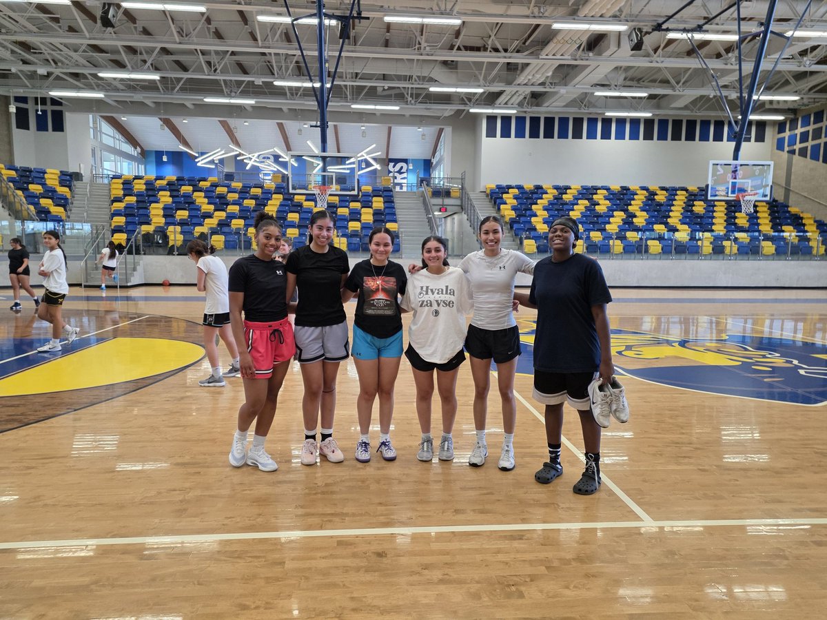 LOVE THEM! 💛💙💛💙