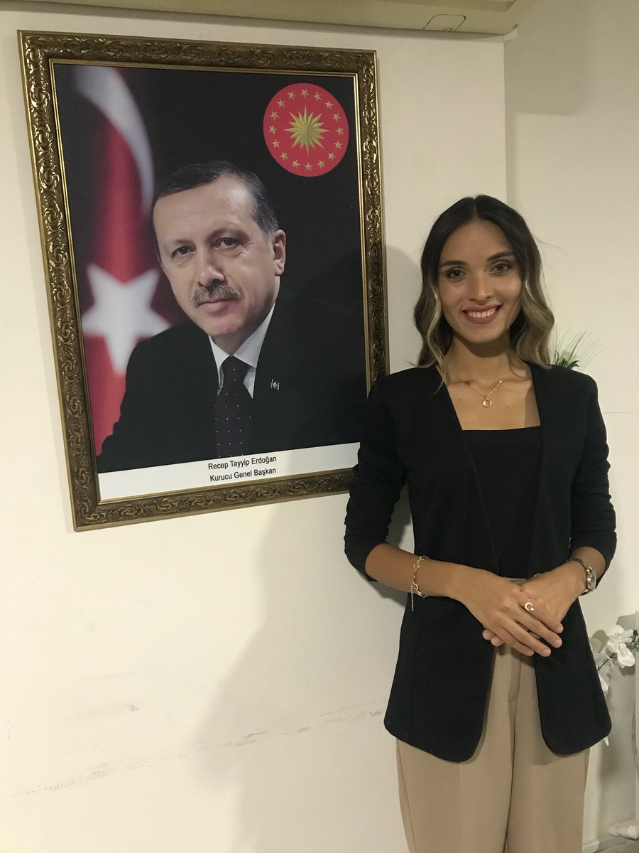 busranurkurt80's tweet photo. Neden mi AK Partiliyim?

Çünkü bu topraklarda sözümüz var, umudumuz var. 
Ve ben, bu bayrağın gölgesinde yarınlara umut taşımak istiyorum. 🇹🇷✨
Geçmişi unutmadan, geleceğe emin adımlarla ilerlemek için AK Partiliyim. 

#AkSever #AKParti #Osmaniye https://t.co/0JojvInrMd