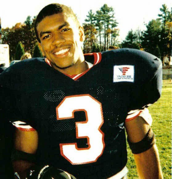 HCBrianSmith's tweet image. Excited to have another huge guest speaker for our next Community Leaders Leadership series with the team! Classical Hall of Famer and former University of New Hampshire letterman Geoffrey Boyd! #RamStrong #Rams4life #RamPride @RamFamSports @LCRamsFB1