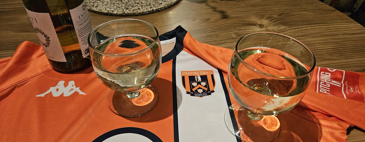 Toast for the opening day of the season.Let's do it this season.BARDY ARMY💙🧡See you all at the Arden Garages Stadium