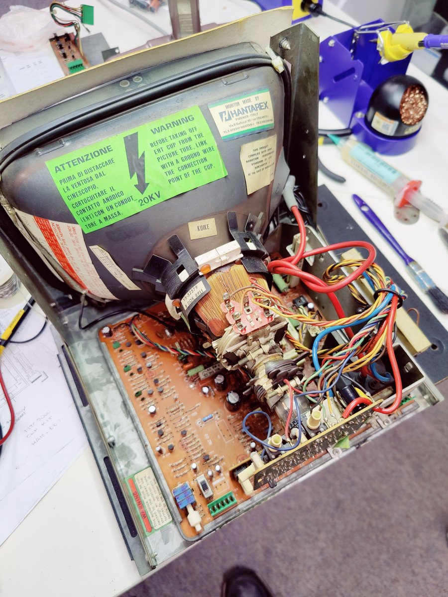MuseumComputing's tweet image. Keeping CRT monitors working at the museum is a task in itself! The main monitor in our almost 40 year old arcade machine failed, but thankfully our curator, Keith, is good with a soldering iron. Now working again and a width fault on the small monitor has been fixed too!
#CRT