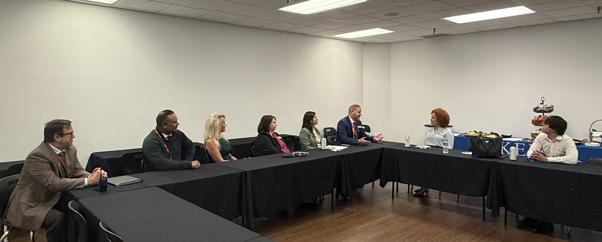 Great tour at Keiser University Orlando ! 

Proud to have this world-class institution in District 43, offering accelerated programs that prepare students for success.

Thank you Dr. Harrison for the warm welcome!

#LeadershipWithPurpose #HigherEd #StrongerTogether