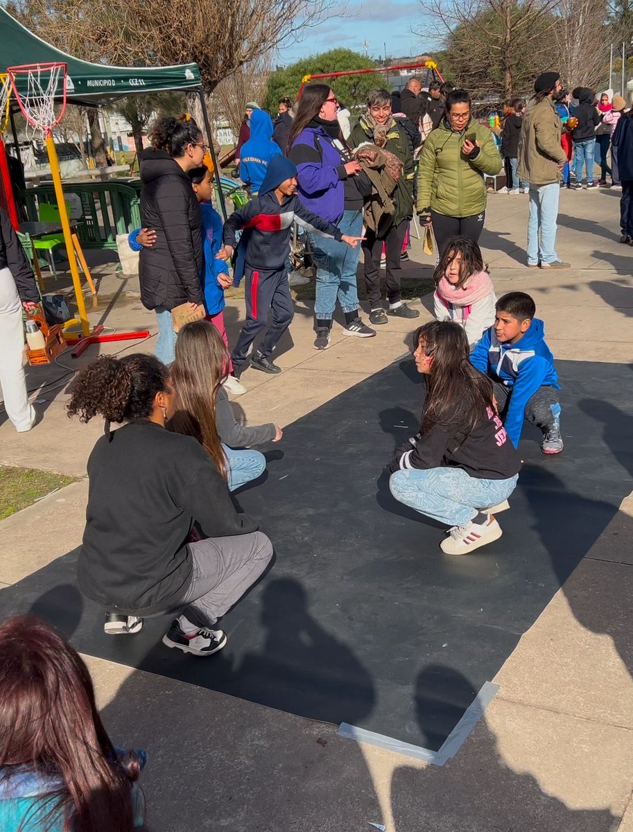 Desembarco deportivo - Comunidad en Espacio Público. 

Se llevaron a cabo en plaza Casavalle actividades de deporte, recreación y danza. Es parte de nuestra política de afianzamiento del uso democrático del espacio público.