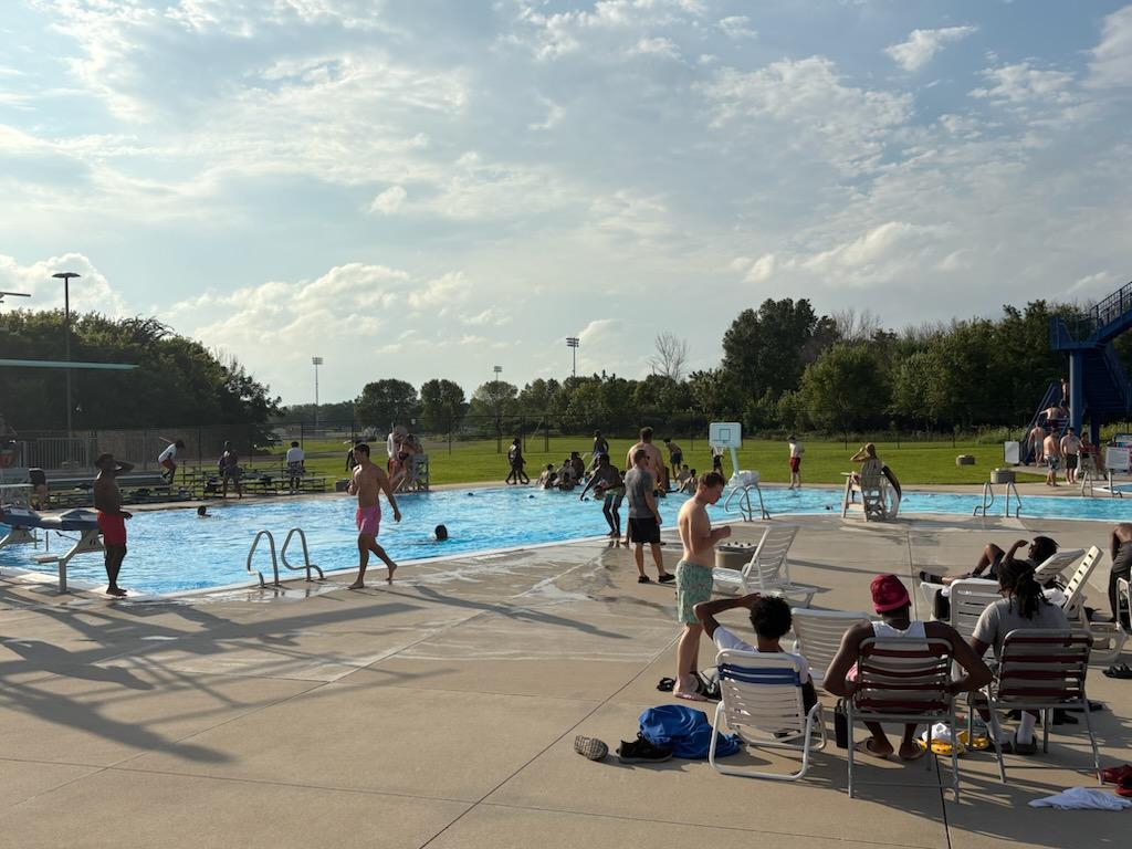 Perfect evening for the GIC sponsored pool party for the guys. ⛱️ 

A little rest before getting back to work tomorrow.
