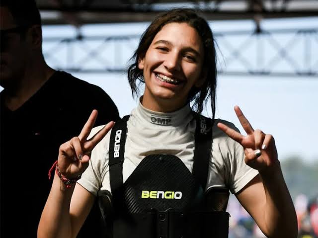 Nessa semana, o automobilismo sul-americano se despediu de Matilde Itzcovich, jovem piloto uruguaia de apenas 16 anos, que já havia feito história no kartismo uruguaio.

Matilde foi uma verdadeira pioneira. Em 2024, tornou-se a primeira representante do seu país a alcançar a