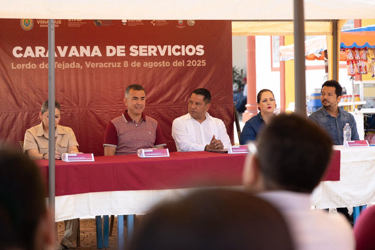 LosPoliticosVer's tweet image. ACERCAN LA CHAMBA!
Capacitación, vinculación laboral y justicia social, en la Caravana de Servicios de la #STPSP
#GoberNahle 
lospoliticosveracruz.com.mx/?p=150321