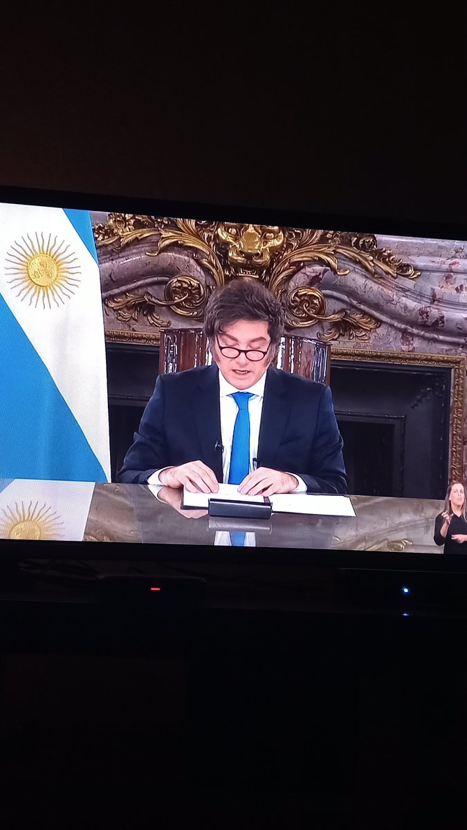 #AHORA HABLA MENEM EL EMPERADOR DE PLANETA TIERRA 01