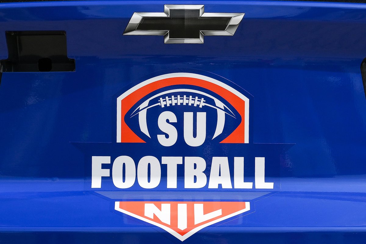 Firstteamphoto's tweet image. The @NYRacingTeam @NASCAR Cup Series #44 Chevrolet car along with driver @jjyeley1 visited the @CuseFootball practice today! #DART #Cuse