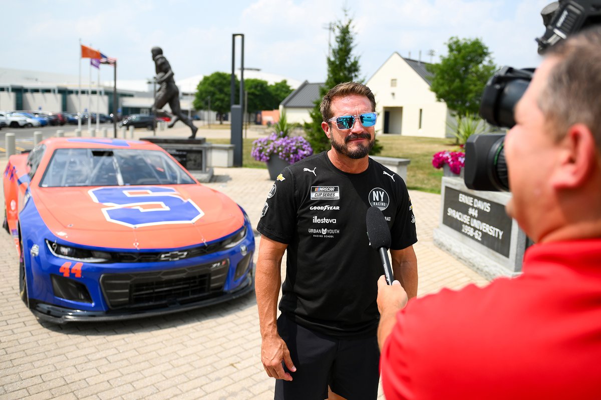 Firstteamphoto's tweet image. The @NYRacingTeam @NASCAR Cup Series #44 Chevrolet car along with driver @jjyeley1 visited the @CuseFootball practice today! #DART #Cuse