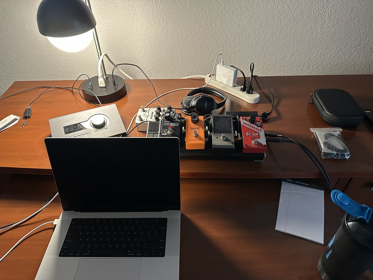 Hotel Jammin’ even when on the road, the writing keeps on! #ripplemusic  #ripplefamily