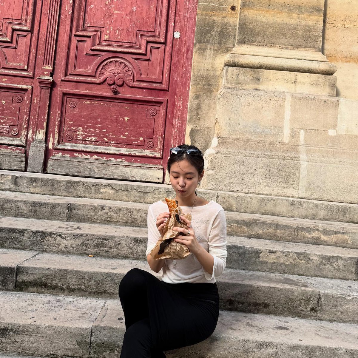JennieDCGallery's tweet photo. 250809 #JENNIE IG Update

제니의파리여행기 https://t.co/r34mxXAw7C