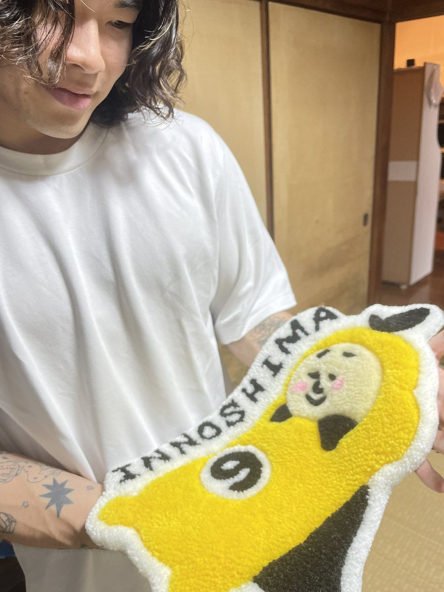 PCALUSプカラス (@innoshima_goods) on Twitter photo 久しぶりのプレゼント企画です!🎉
フォロー&リポストで応募!今回はPCALUSとyozca(<a href="/yozca_studio/">タフティングスタジオ「yozca」</a> )両方のフォローをお願いします💁♀️ 8/17〆
・はっさくんジャジャーンTシャツ【バックプリント】Mサイズ
・トラックはっさくんトート
・はっさくんラグ(30cm)
全部詰合せを1名様にプレゼント!
→ 久しぶりのプレゼント企画です!🎉
フォロー&リポストで応募!今回はPCALUSとyozca(<a href="/yozca_studio/">タフティングスタジオ「yozca」</a> )両方のフォローをお願いします💁♀️ 8/17〆
・はっさくんジャジャーンTシャツ【バックプリント】Mサイズ
・トラックはっさくんトート
・はっさくんラグ(30cm)
全部詰合せを1名様にプレゼント!
→