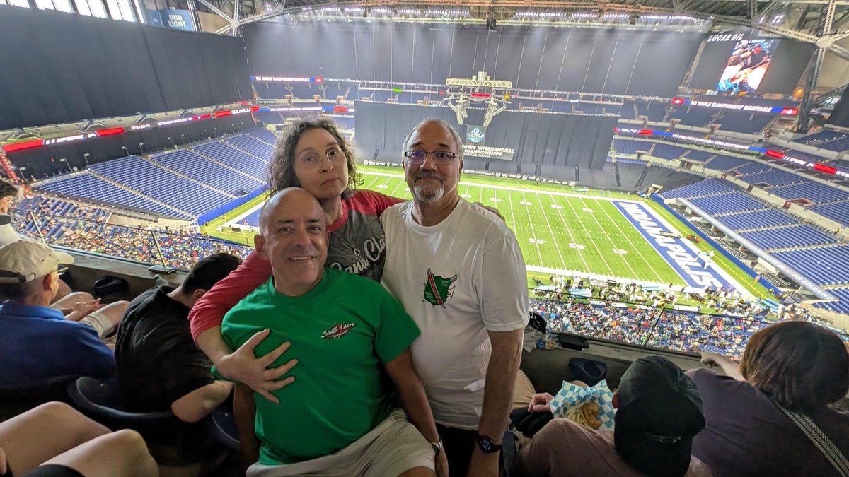 We’re all reppin Santa Clara Vanguard tonight!I told her that was a bit gratuitous, lol!😝