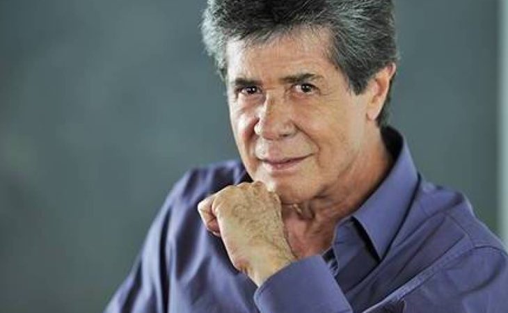 El actor Eduardo Serrano, protagonista de novelas como "Las amazonas", fue diagnosticado con cáncer de "células pequeñas en el pulmón" y metástasis en el cerebro, según ha informado su hija Magaly Serrano. Ella y la cantante Mirtha Pérez crearon un GoFundme para costear gastos