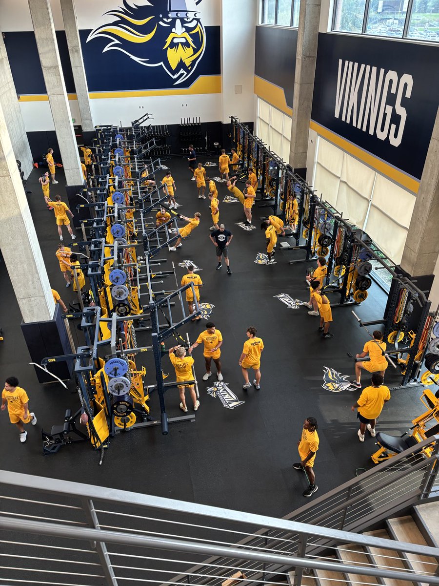 Day 2 not done yet! Always working at staying strong💪
Proud of the commitment to the Brotherhood🙌
@augiefb
#FightOn