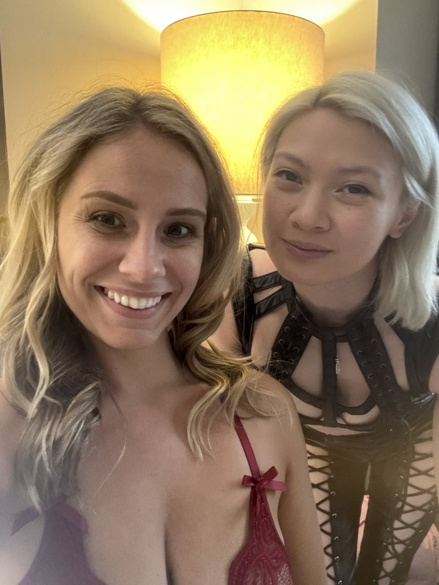 msmariesummers's tweet photo. I had the best first bondage experience with the beautiful @MistressLotusX today! โ๏ธ๐ฉท๐ฅ
#girlnextdoor #bostonfemalemodel #female #bostonfemalemodel #femalebostonmodel #bostonmodel #msmarie #msmariesummers https://t.co/LbREjVCFE8