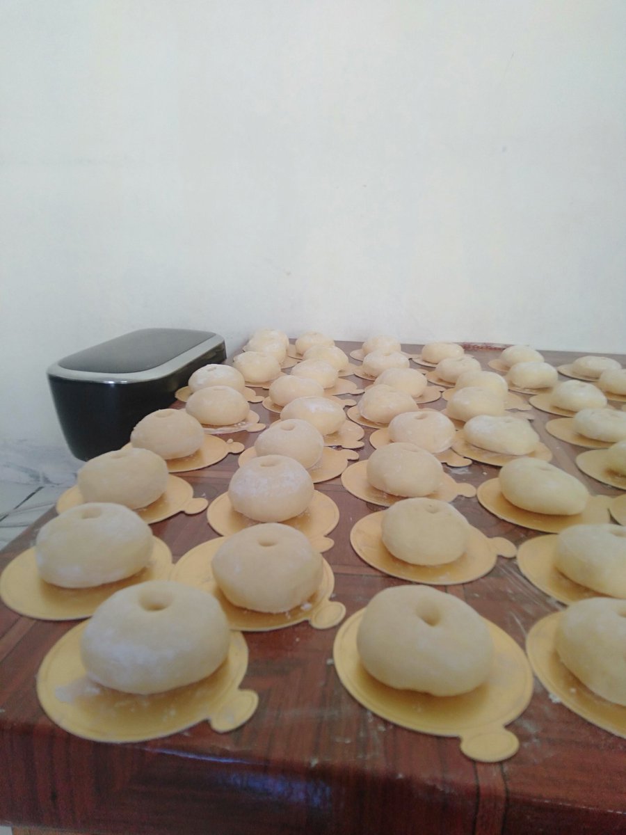 Aku bikin donat bukan sekedar ikut-ikutan yang lagi trend tapi karena tuntutan kebutuhan.