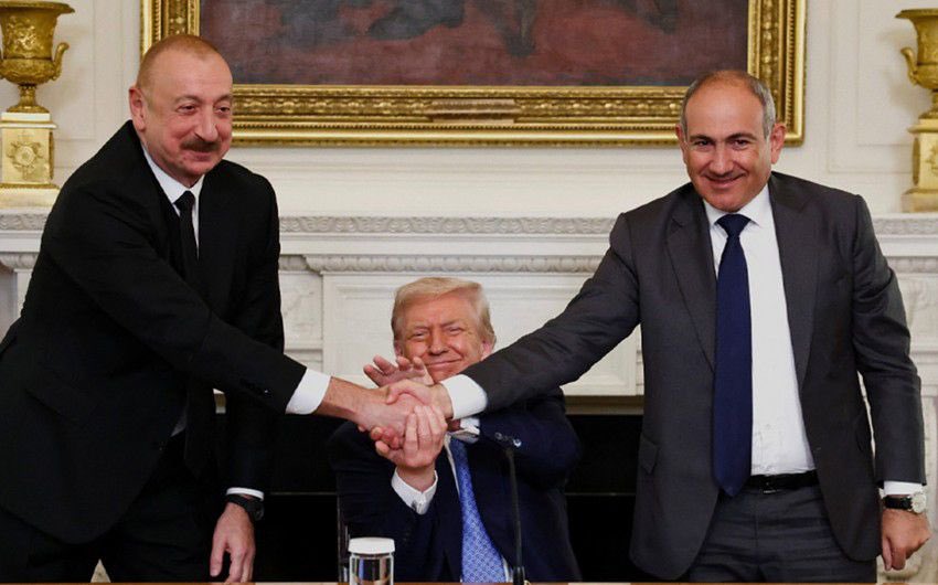 Bu gün Vaşinqtonda Azərbaycan Prezidenti, Amerika Birləşmiş Ştatlarının Prezidenti və Ermənistanın Baş naziri tərəfindən Birgə Bəyannamə imzalandı və sülh sazişi paraflanmaqla yekun sülh sazişi istiqamətində mühüm addım atıldı. 
Bu tarixi hadisə münasibətilə xalqımızı təbrik