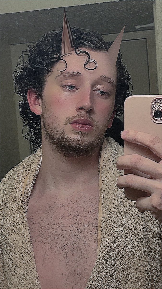 NonRinary's tweet photo. @lowkeydisturbed just gonna slide in right here https://t.co/o3yJbvzviI