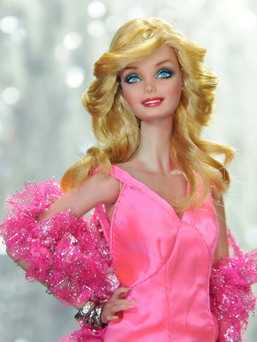 ncruzdollart's tweet image. If you haven’t seen my #superstarbarbie then check this amazing #ooak #restyle &amp;amp; #repainted #mattel #1976  #Barbie out! She’s also on NCRUZ.com.  This highly collected figures sculpt is based upon #farrahfawcett
